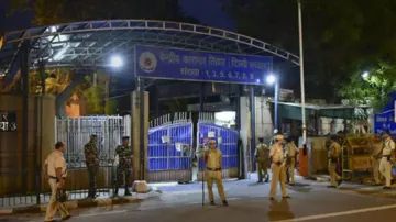 Coronavirus: Delhi's Tihar Jail to release 3000 prisoners- India TV Hindi