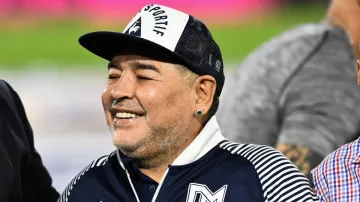 Diego Maradona discharged from hospital eight days after brain operation- India TV Hindi