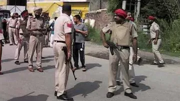 Nihang Policeman, Nihang Policemen, Nihang Patiala Punjab, Nihang Punjab Vegetable Market- India TV Hindi