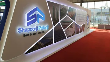 Shapoorji Pallonji Infra to sell 317 MW solar assets to KKR for Rs 1,554 cr- India TV Paisa