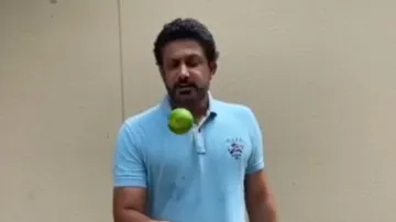 Anil Kumble did not get the bat, he completed Yuvraj Singh's challenge in this way- India TV Hindi