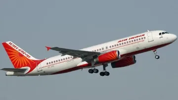 एअर इंडिया के अंतरराष्ट्रीय उड़ानों में कार्यरत नोएडा के कर्मियों को जांच तक दिल्ली में रहना होगा- India TV Hindi