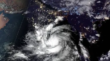 Amphan Cyclone latest news- India TV Hindi