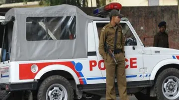 Delhi: Men fired gun shot upon himself in love angle- India TV Hindi