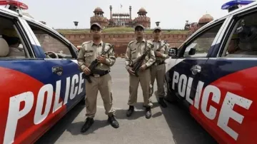 A dedicated team of Sarai Rohilla of Delhi Police arrested two robbers- India TV Hindi