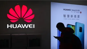 US Trump administration adds new sanction on Chinese tech giant Huawei - India TV Hindi