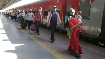 जानिए, गाजियाबाद से बिहार और यूपी के किन शहरों के लिए रवाना होंगी छह श्रमिक स्पेशल ट्रेनें- India TV Hindi