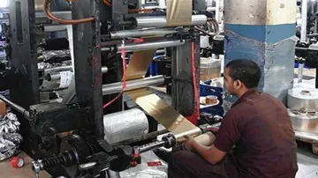 Major industries, govt agencies owe about Rs 5 lakh cr in outstanding dues to MSME- India TV Paisa