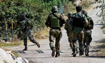 Encounter breaks out between security forces and militants in south Kashmir - India TV Hindi