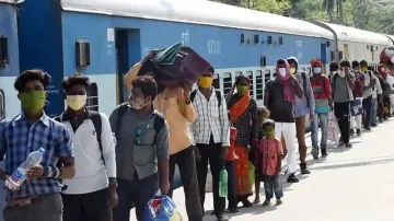 8.52 lakh migrant workers return to UP by Shramik special train till now - India TV Hindi