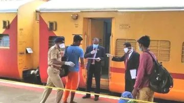 3,840 Shramik Special trains run since May 1, carried over 52 lakh migrant workers, says Rly Board C- India TV Paisa