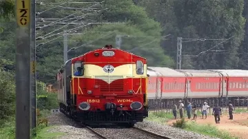 <p>Train</p>- India TV Hindi