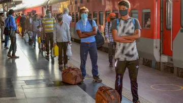 10 लाख श्रमिकों को 800 रेलगाड़ियों से उनके गृह राज्य पहुंचाया: भारतीय रेलवे- India TV Hindi