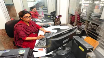 Pregnant employees exempted from attending office- India TV Hindi