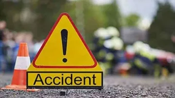 Five members of a family killed in road accident in Gujarat- India TV Hindi