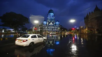 heavy rainfall, Cyclone Nisarga, COVID-19 nationwide lockdown- India TV Hindi