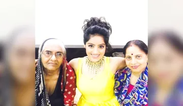 दीपिका सिंह ने शेयर की दादी और मां संग फोटो- India TV Hindi