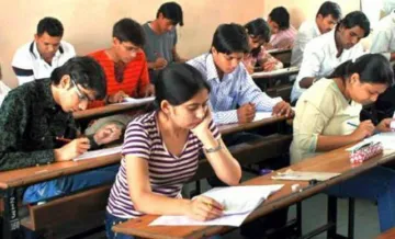 UGC to revisit guidelines for intermediate terminal semester examinations- India TV Hindi