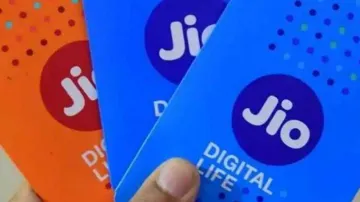 Jio Phone Service in flights plans- India TV Paisa
