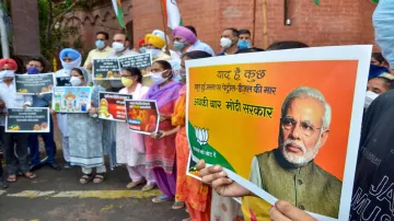 पेट्रोल-डीजल की कीमतों में बढ़ोतरी तत्काल वापस ले सरकार: राहुल गांधी, उन्होंने आरोप लगाया कि सरकार न- India TV Hindi