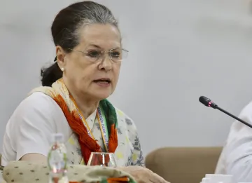 Sonia Gandhi attacks PM Modi over coronavirus and China stand off- India TV Hindi