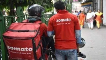 Zomato Employees Burn Company T-Shirts, Zomato Employees, Zomato Employees China- India TV Hindi