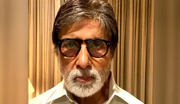 अमिताभ बच्चन ने अस्पताल में लिखी कविता - India TV Hindi