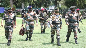 आर्मी चीफ जनरल एमएम नरवणे ने किया जम्मू-पठानकोट क्षेत्र का दौरा- India TV Hindi