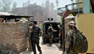 Terrorists shot dead a person in kulgam and Pakistan ceasefire violation- India TV Hindi