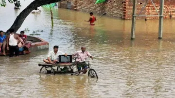 <p>Flood in India many people died homeless heavy rain...- India TV Hindi