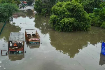 <p>इंदौर में भारी बारिश...- India TV Hindi