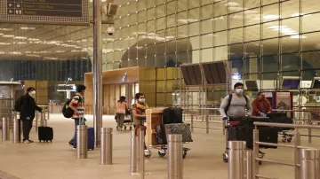 <p>Airport</p>- India TV Hindi