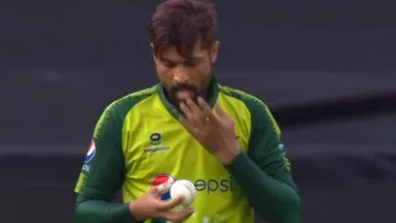 ENG vs PAK 1st T20I: Mohammad Amir breaks ICC rules by using slide on ball- India TV Hindi