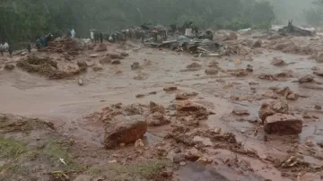 Death toll in Kerala landslide jumps to 43; rainfall warning issued in Odisha- India TV Hindi