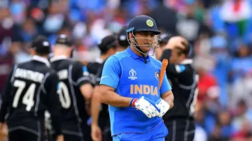 <p>Dhoni's career starts from run out and ends at run...- India TV Hindi