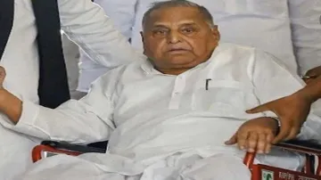 mulayam singh yadav admitted to hospital । सपा संरक्षक मुलायम की तबीयत बिगड़ी, अस्पताल में भर्ती- India TV Hindi