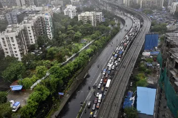 दिल्ली में झमाझम बारिश, NCR में सुहाना हुआ मौसम, मुंबई में जमकर बरसे बादल- India TV Hindi