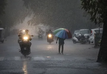 Rain warning over isolated places near Delhi during the next 2 hours: IMD- India TV Hindi