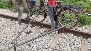 Rail Bicycle- India TV Hindi