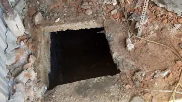 2 Workers Die After Inhaling Toxic Gas From Septic Tank Himachal Pradesh's Hamirpur District - India TV Hindi