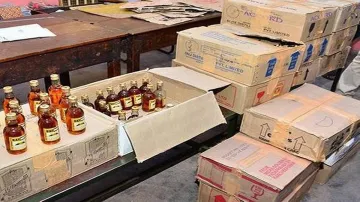 liquor Seized worth Rs 15 lakh sent for Bihar assembly election- India TV Hindi