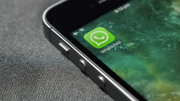 WhatsApp working on multiple device support with chat sync- India TV Paisa