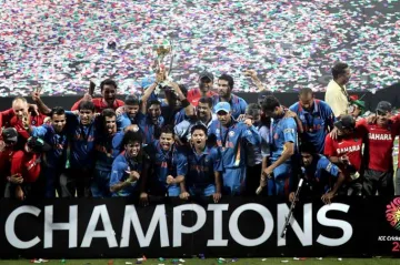 These 8 players who have played the World Cup 2011 final including Dhoni and Sachin have taken retir- India TV Hindi