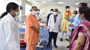 Yogi Adityanath reviews law and order and campaign against coronavirus in Noida- India TV Hindi