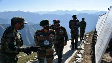 Army Chief Manoj Mukund Naravane on Kashmir Visit- India TV Hindi