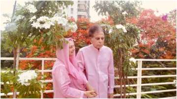 Dilip Kumar and Saira Banu new photo, stars seen twinnig in pink - India TV Hindi