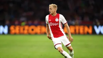 EPL: Manchester United Completes Agreement with Donny van de Beek- India TV Hindi