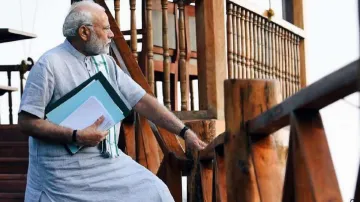 कैसे अस्तित्व में आया 'मोदी कुर्ता'? सादगी ही बन गई प्रधानमंत्री का स्टाइल, पढ़िए पीछे की कहानी- India TV Hindi