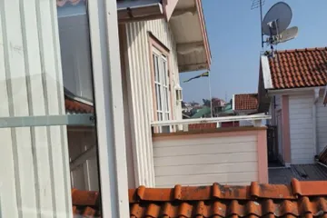 वास्तु टिप्स: घर की कलह और पितृ दोष का कारण बन सकता है छत पर रखा हुआ कबाड़, तुरंत करें साफ- India TV Hindi