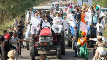 Rahul Gandhi stopped on punjab haryana border by khattar govt । 1 घंटा, 5 घंटे, 24 घंटे, 100 घंटे, 1- India TV Hindi